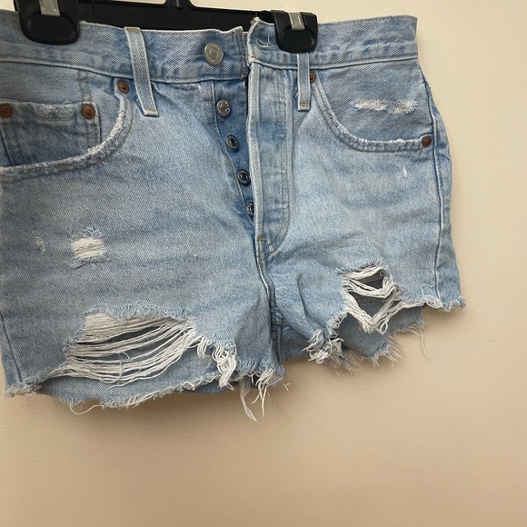 Blue Levi’s shorts - Picture 2 of 2